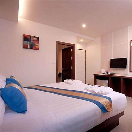 Tuana Blue Sky Patong Hotel Exterior foto