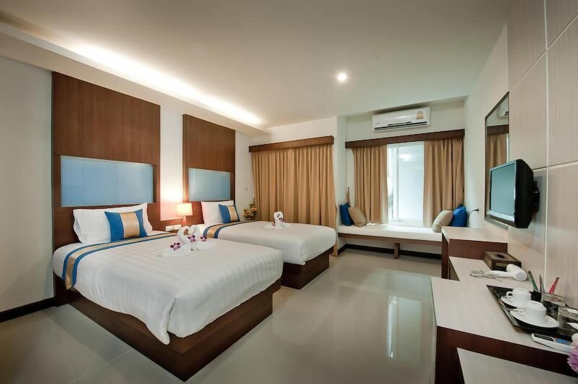 Tuana Blue Sky Patong Hotel Exterior foto