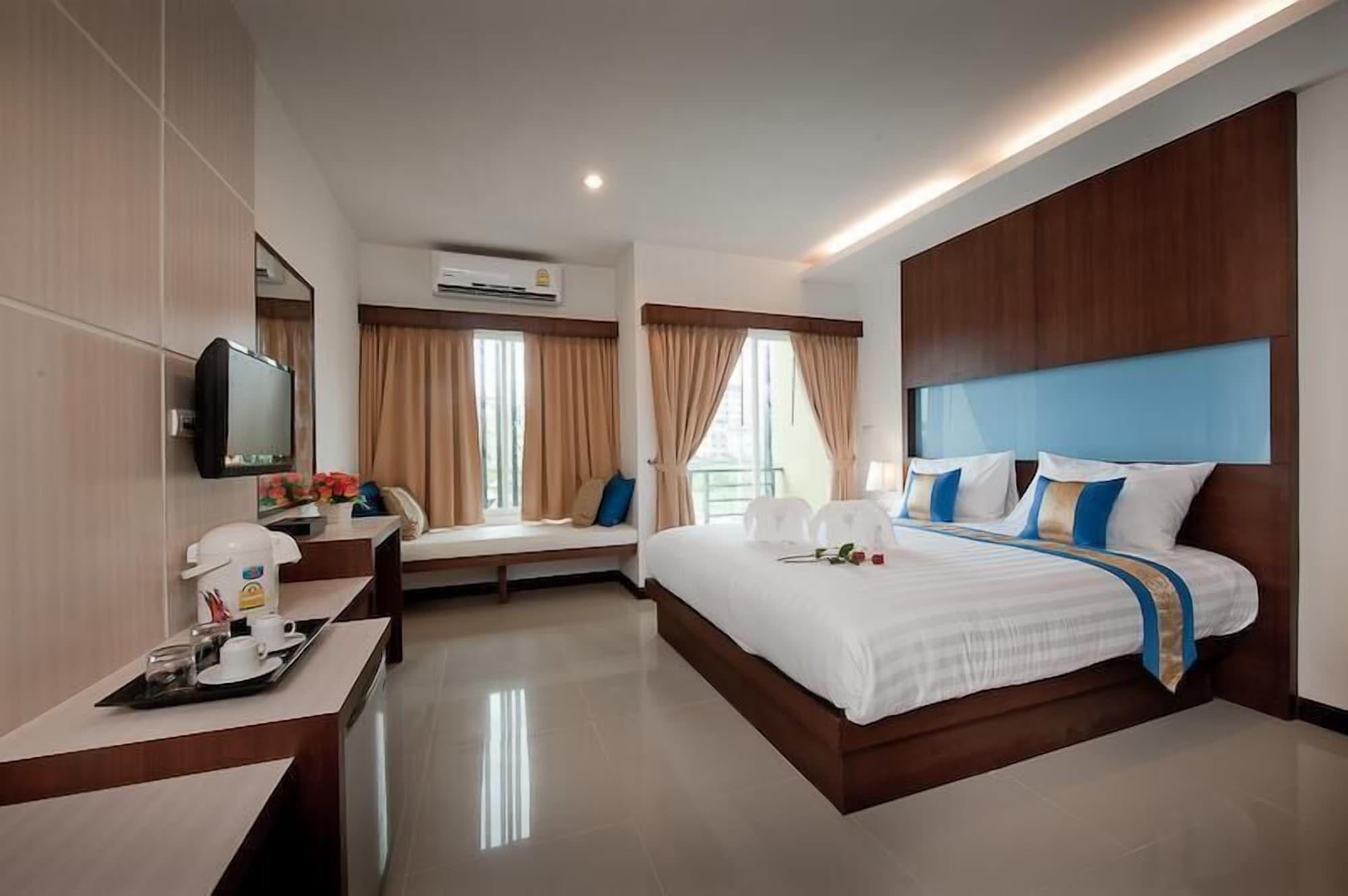 Tuana Blue Sky Patong Hotel Exterior foto