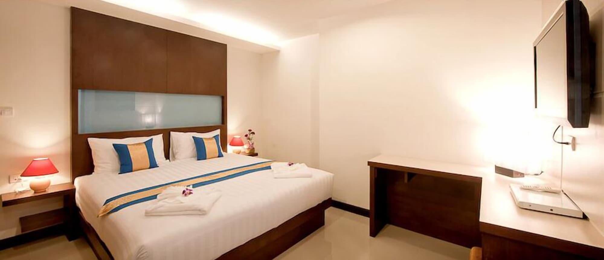 Tuana Blue Sky Patong Hotel Exterior foto