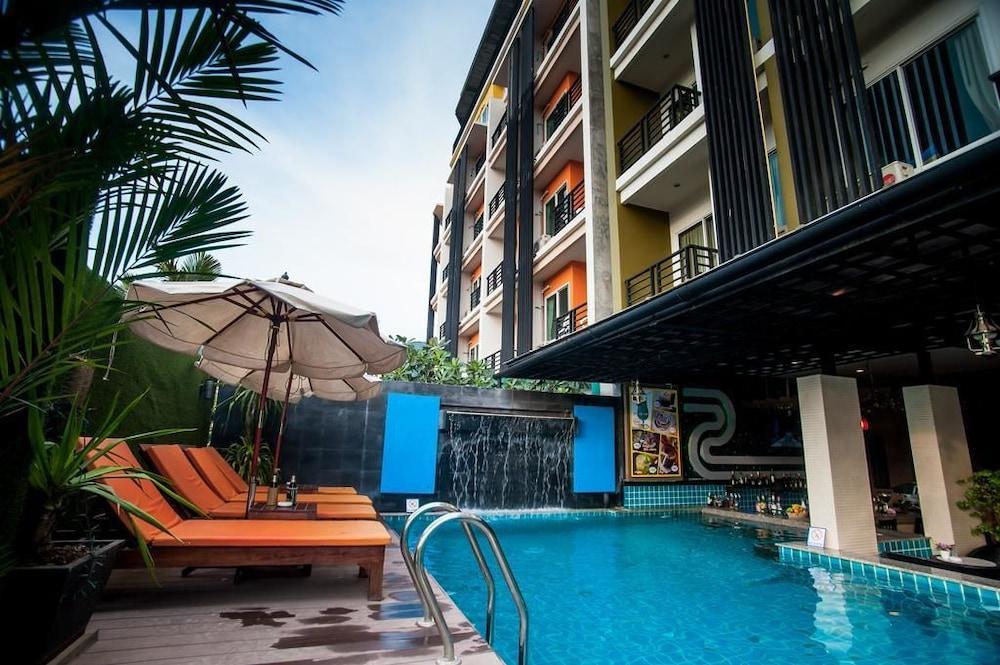Tuana Blue Sky Patong Hotel Exterior foto