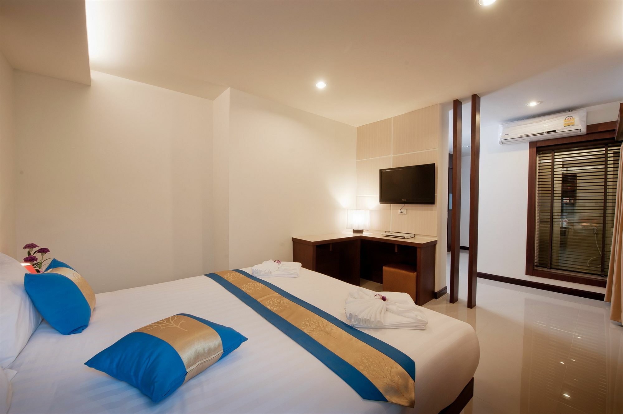 Tuana Blue Sky Patong Hotel Exterior foto