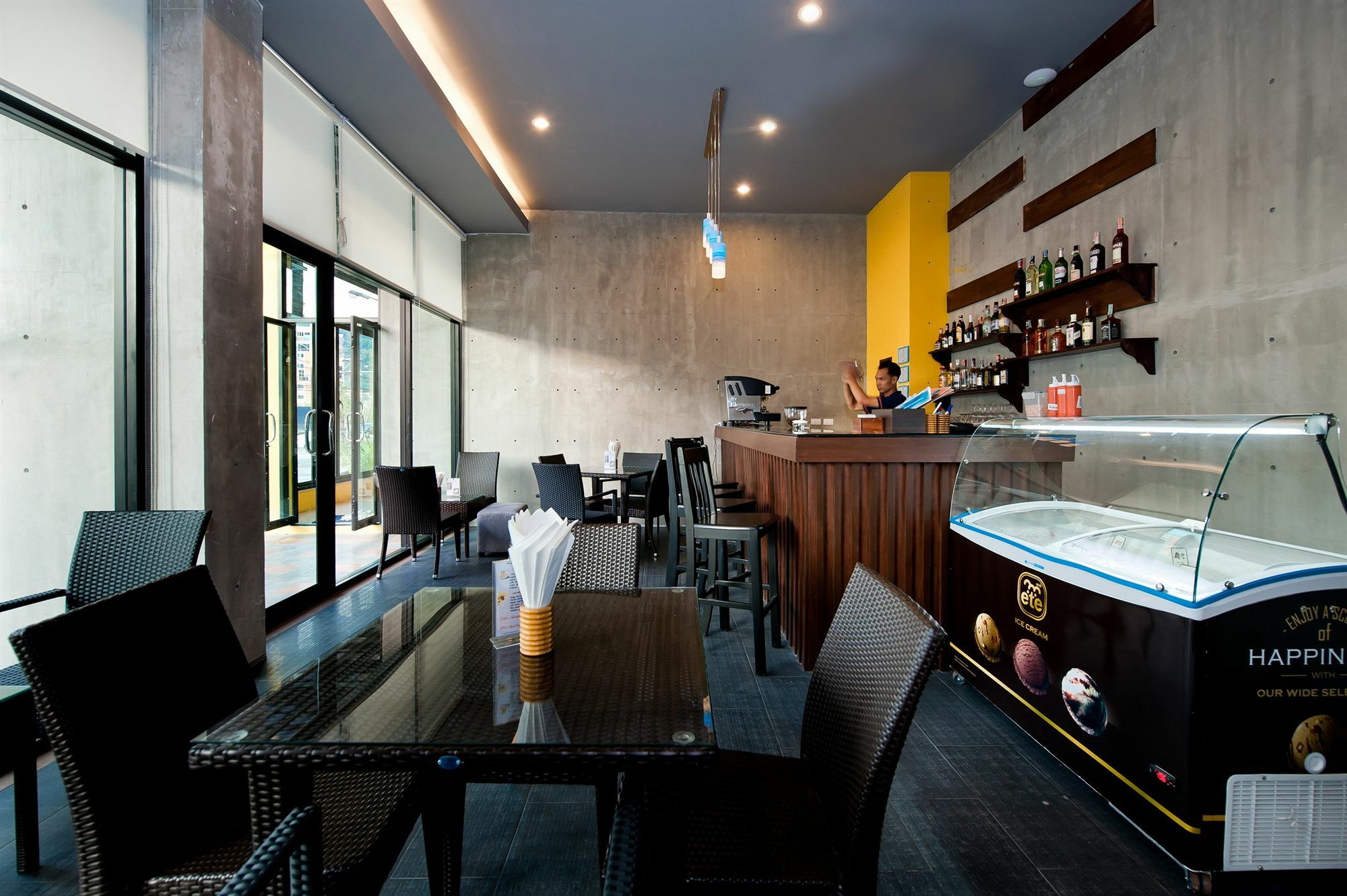 Tuana Blue Sky Patong Hotel Exterior foto